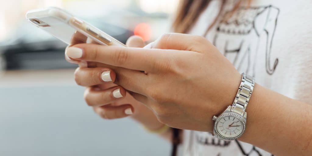 teen addicted to cell phone